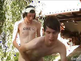 Neighbourhood pub Boys - Outdoor Bareback Intrigue b passion - Aiden and his Buddy